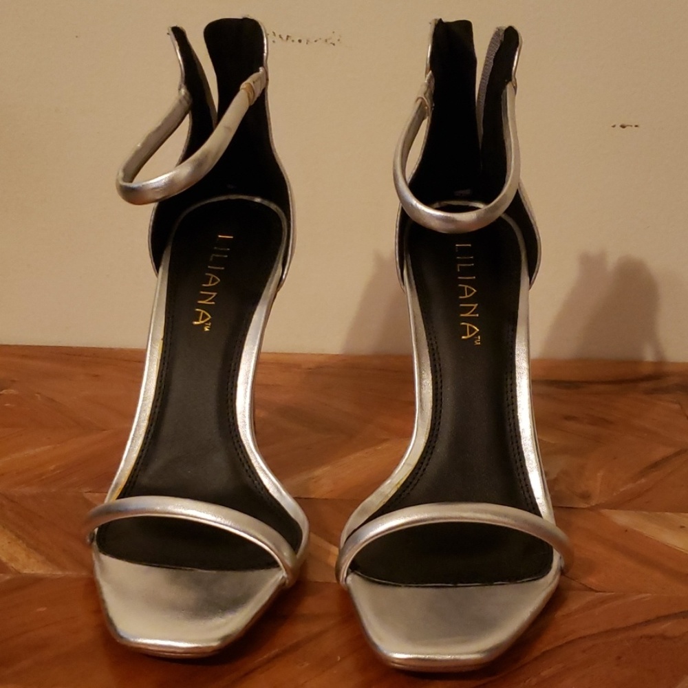 ISO Astronaut Silver Dressy Heels